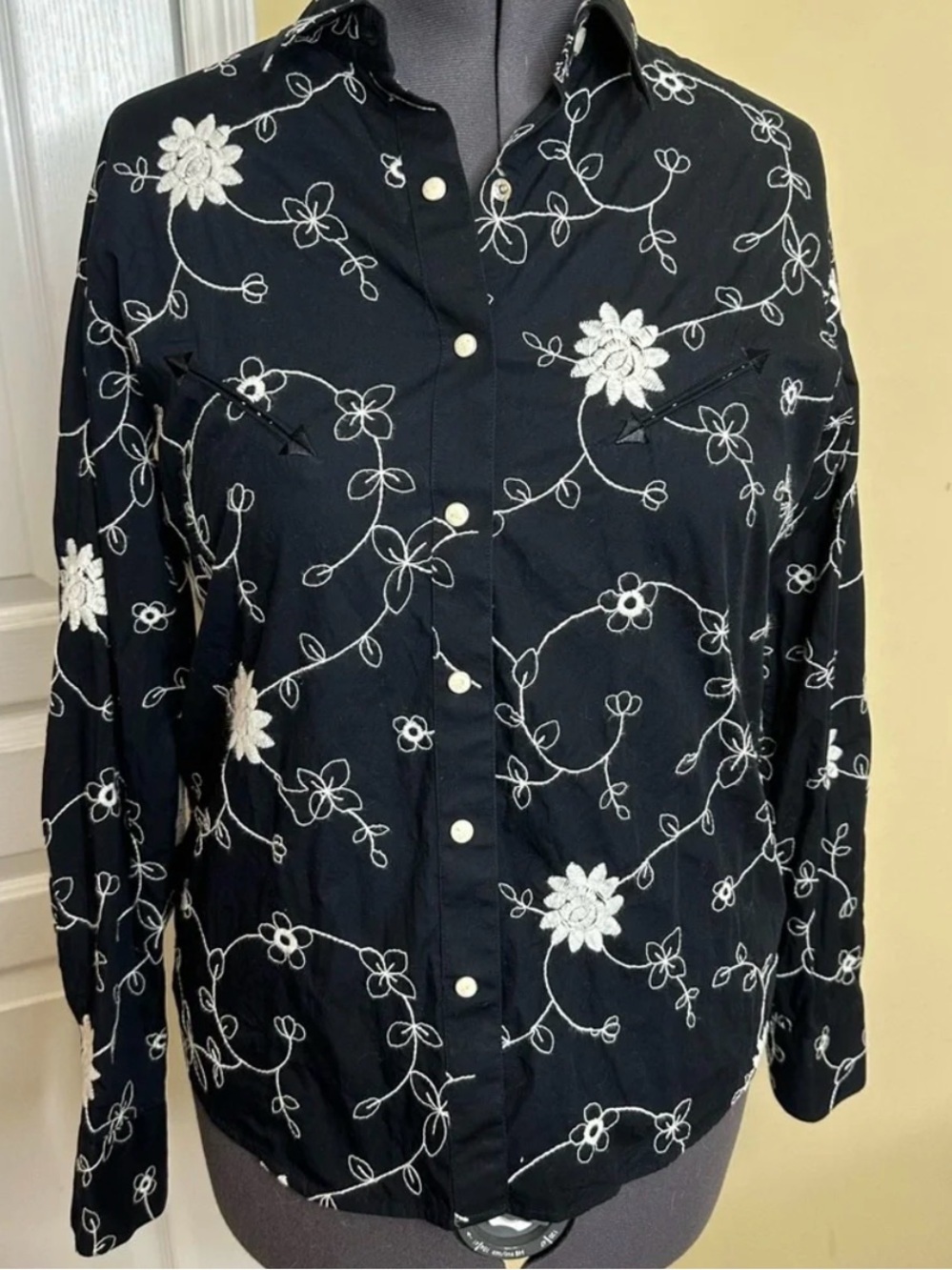 Panhandle B&D Women’s Blouse XXL Western Black White Floral Embroidery Snap - Picture 4 of 14